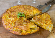 Tortilla de papas: un clásico humilde y eterno