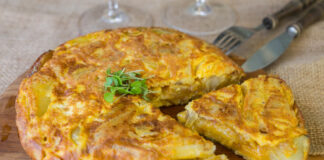 Tortilla de papas: un clásico humilde y eterno