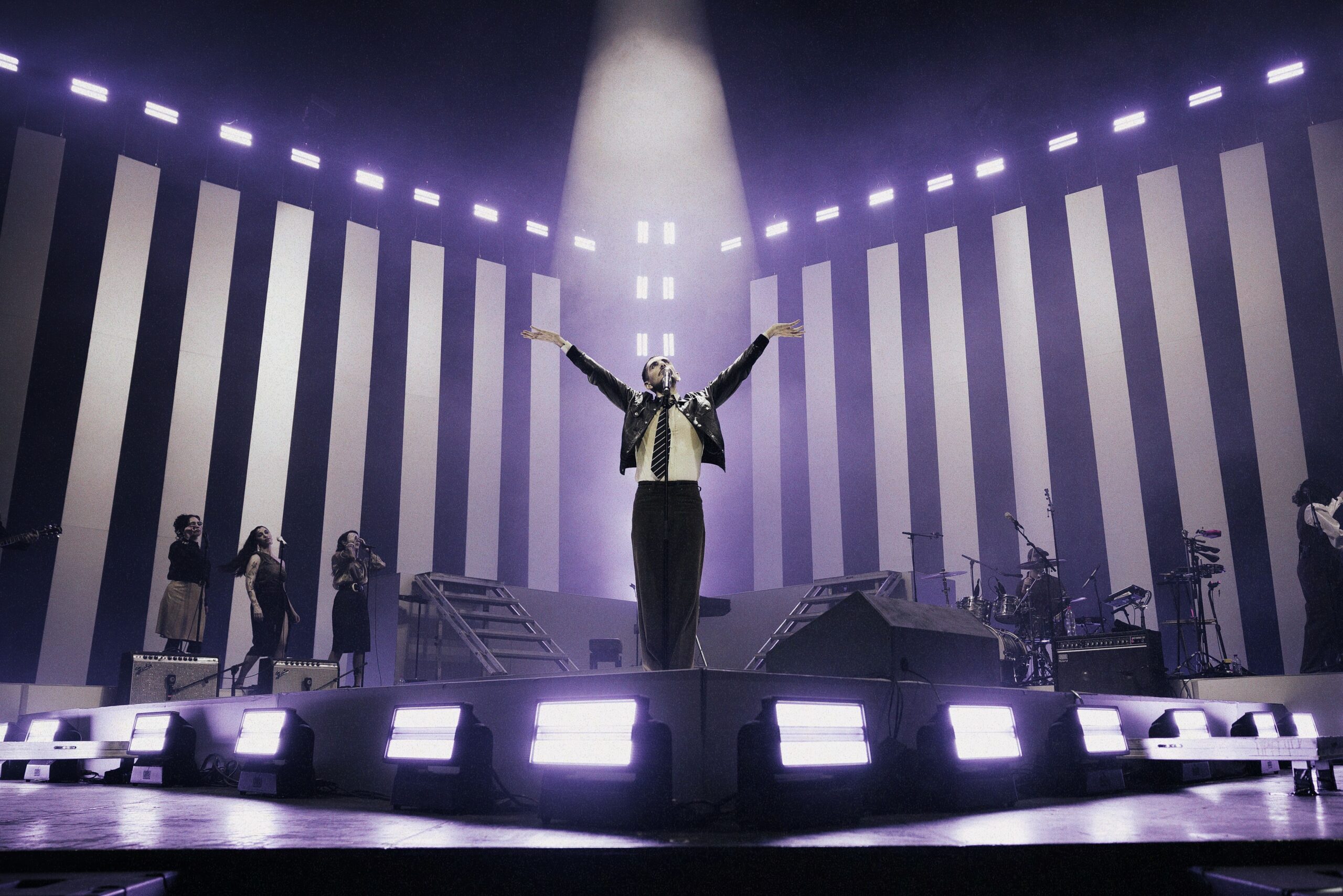 Alex Anwandter: 20 años de canciones, pop y vínculos que vuelven a encontrarse en el Gran Rex